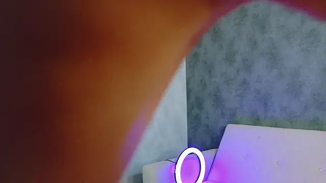 OnlyForYou_ Live XXX-Chat