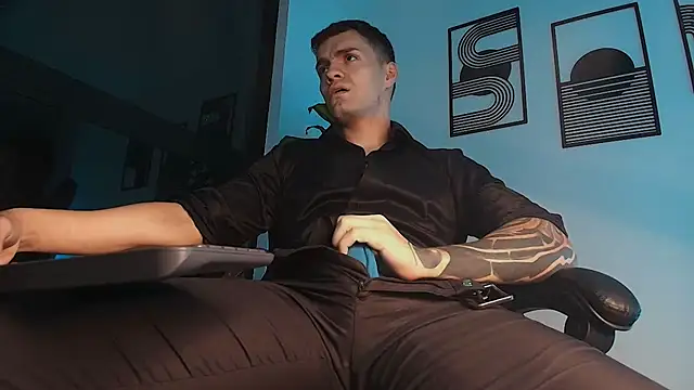 ALPHA_DOMINUS_ webcam show
