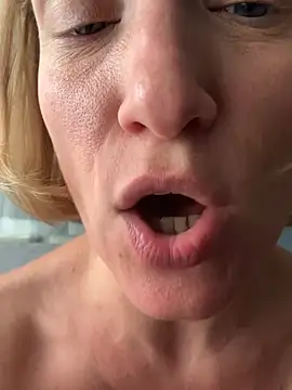Онлайн чат XXX UmaTruewoman