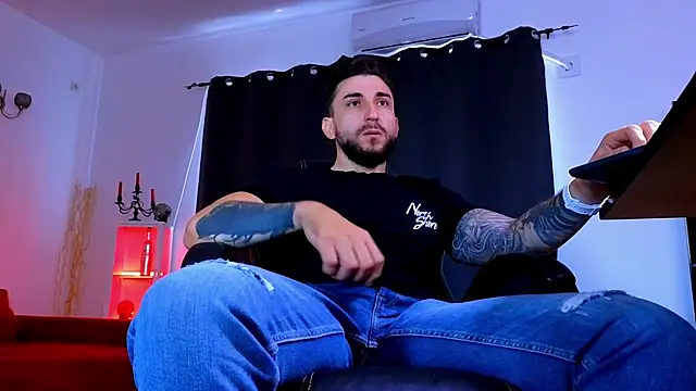 MightyAaron66 Chat XXX live