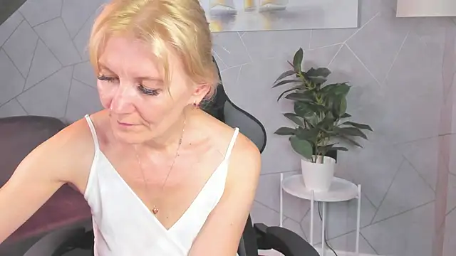 Živý XXX chat Julie_Lucas