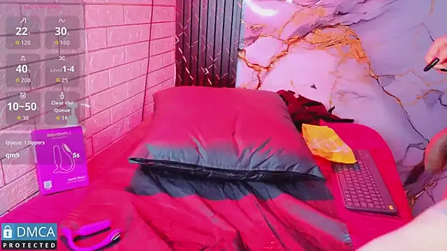 MaeveKuro's Live XXX Chat