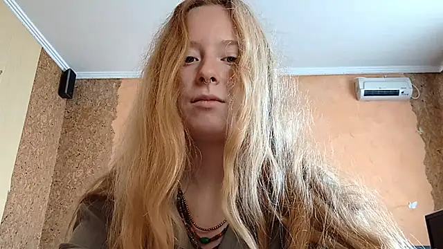 KateVibe_01 Adlı Modelin Canlı XXX Sohbeti