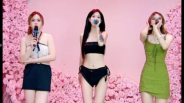 SM-777のライブXXXチャット