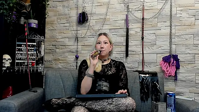 Chat XXX en directo de Miss_Kaz