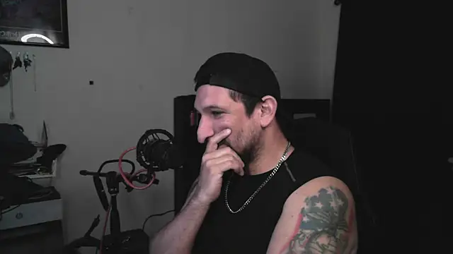 DevilPup75_ élő XXX-chatje