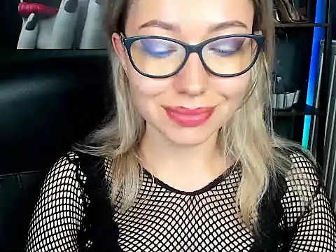 צ'אט XXX בשידור חי של loveHeidi