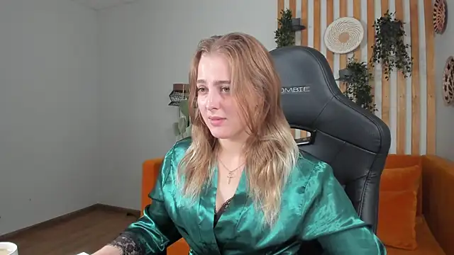 EllaBells XXX чат на живо