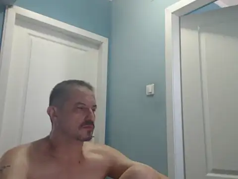 XXX chat uživo modela MisterFaithRO
