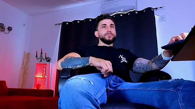 Онлайн чат XXX MightyAaron66