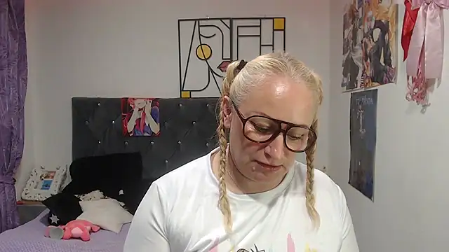 emperabigbootybigassn Live XXX chat