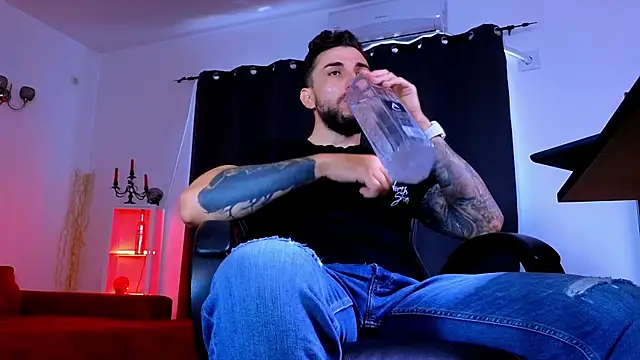 Chat XXX Live MightyAaron66