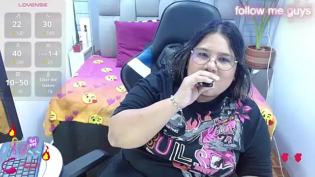 Chat +18 de evelin_zaens ao vivo