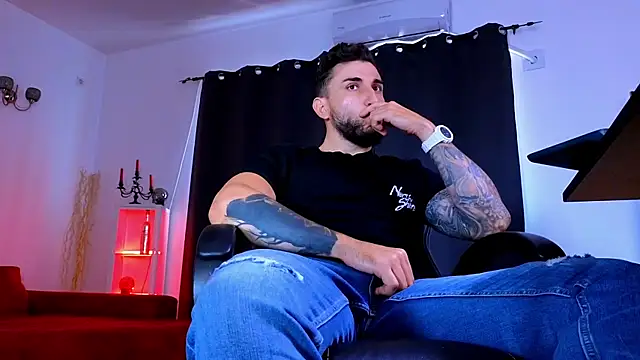 MightyAaron66 Adlı Modelin Canlı XXX Sohbeti
