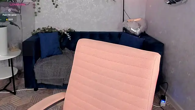 XXX chat uživo modela Elira_Vane