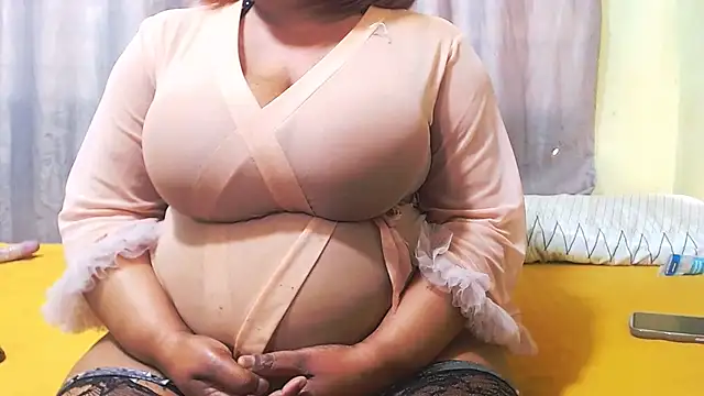 BustyMatureStepmum's Live XXX Chat