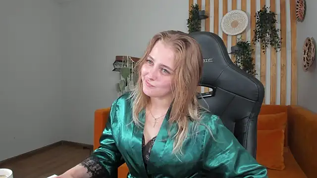 EllaBells' Live XXX Chat