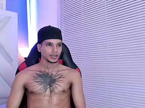 kai_storm77 Adlı Modelin Canlı XXX Sohbeti