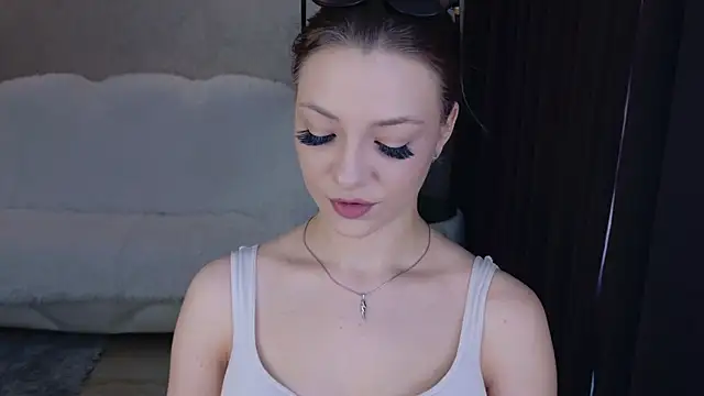Amanda_Grasy Adlı Modelin Canlı XXX Sohbeti
