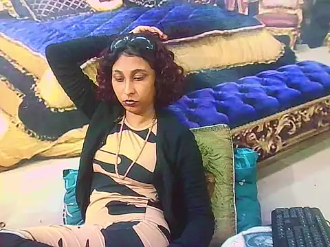 IndianSexyButt Live XXX Chat