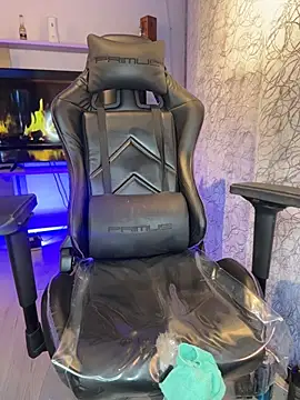 saracaball_'s Live XXX Chat