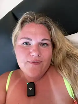 Chat XXX en directo de Jolina_Juice