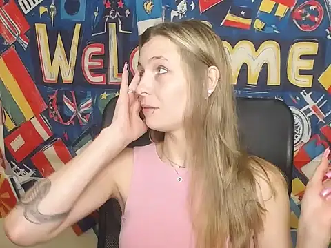 StrangerGi's Live XXX Chat