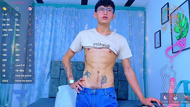 NicolasTorrez live XXX chat