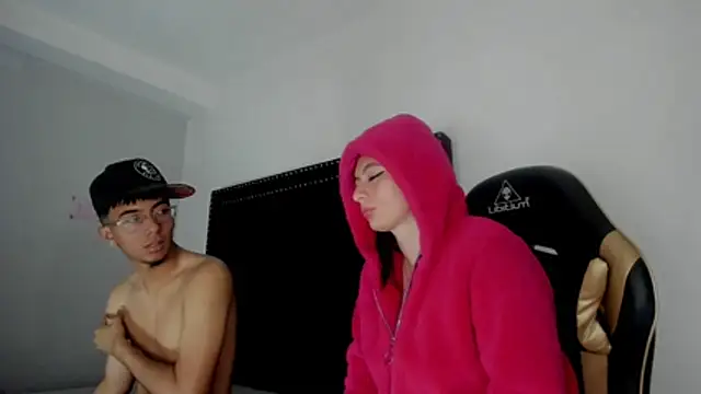 LoganNRose Chat XXX in diretta