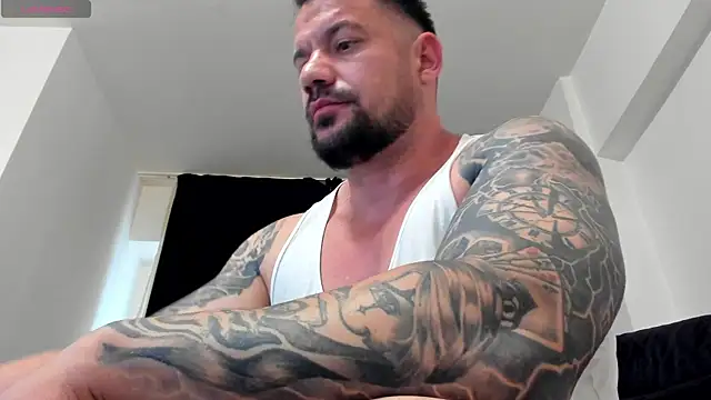 musclemonster31のライブXXXチャット