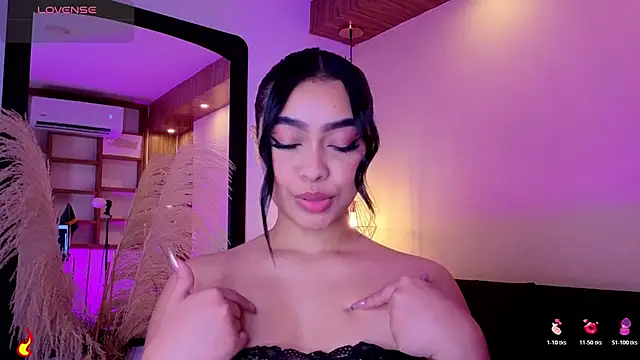 Chloe_monroee 即時 XXX 聊天