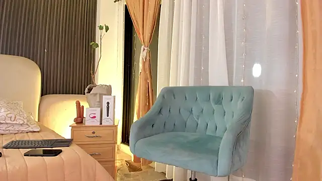 Jazminn_01 Adlı Modelin Canlı XXX Sohbeti