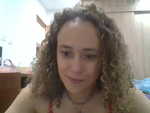 Chat +18 de ValeriaMonroe ao vivo