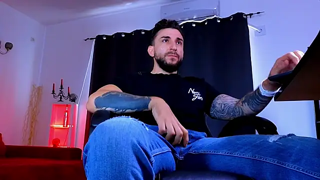 Chat +18 de MightyAaron66 ao vivo