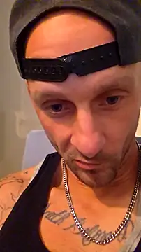 SirGhost19 Show in webcam