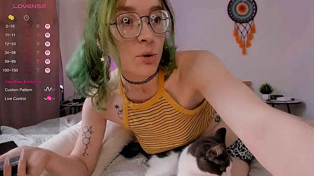צ'אט XXX בשידור חי של alisahug