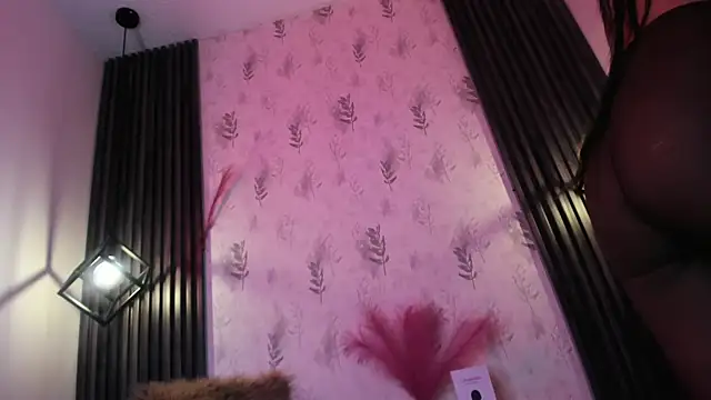 צ'אט XXX בשידור חי של NahomyCarther