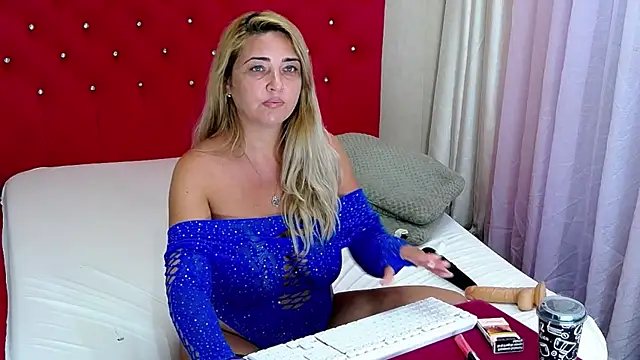 Chat +18 de MellanieBliss ao vivo