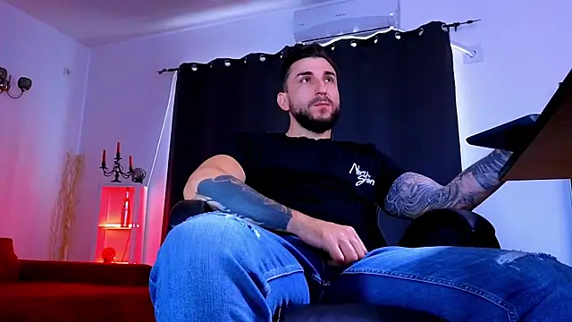 Chatroom XXX en direct de MightyAaron66