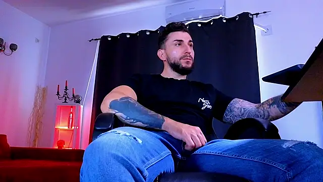 แชท XXX สดของ MightyAaron66