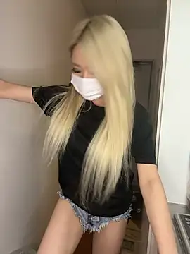MOMOKA_33のウェブカメラショー