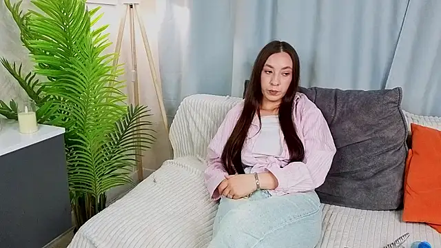 Chat +18 de JinnyMenzella ao vivo