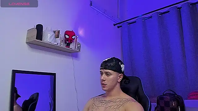 ASHTON_HILS – Naživo XXX chat