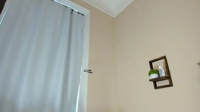 Chat +18 de MalvinaTrafford ao vivo