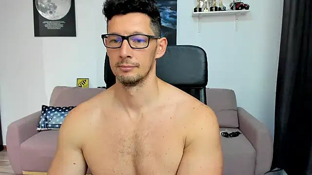 BrutusK08 Chat XXX live
