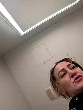 hellyeayea6969 Live XXX-chat