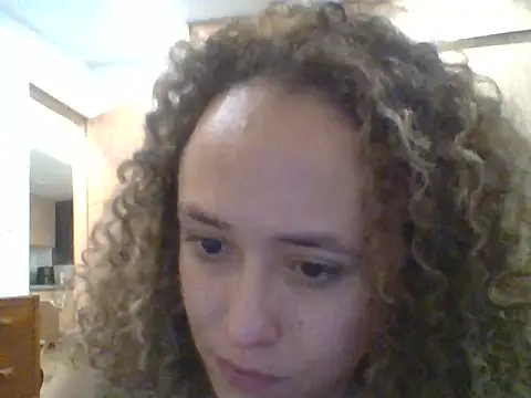 ValeriaMonroe Adlı Modelin Canlı XXX Sohbeti