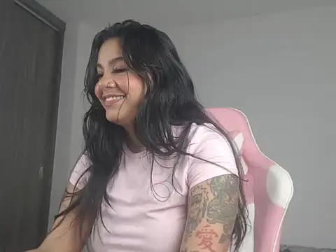 ObeyVal's Live XXX Chat