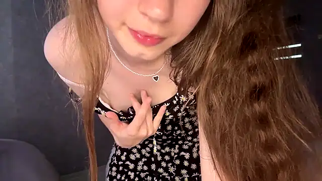 צ'אט XXX בשידור חי של Emily_Mur_