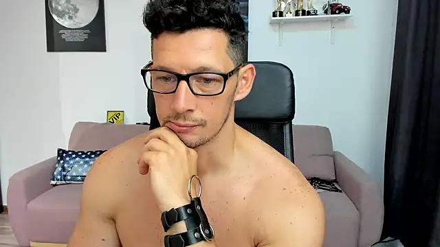 BrutusK08 XXX чат на живо